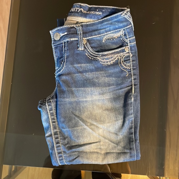 Women’s Jeans - Picture 2 of 4